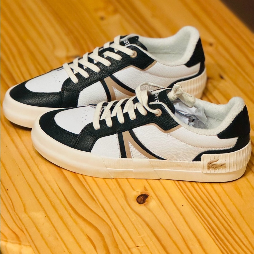 Lacoste Men's Black and White Sneakers - Picture 2 of 6